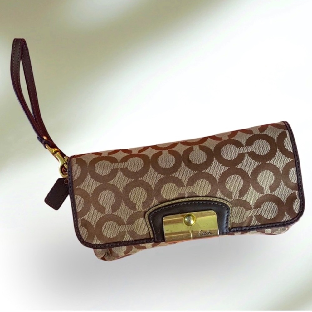 Coach Vintage Kristin Op Art Large Wristlet